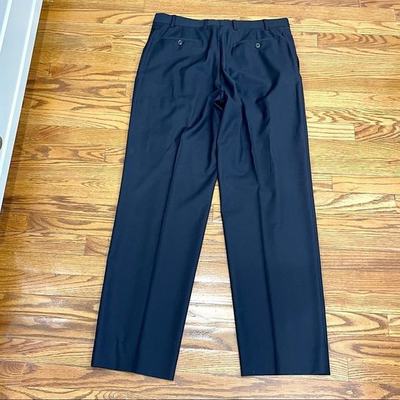 Armani 2 Button Dark Blue Suit. Size 42L. Sold at Saks Fifth Avenue Store. - Picture 13 of 14